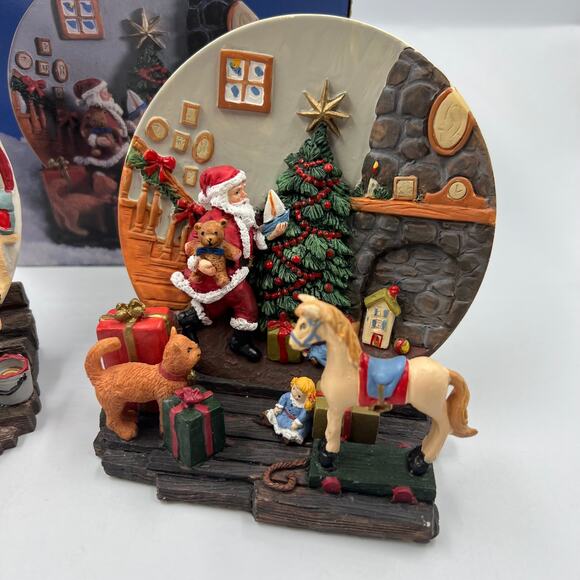 Vintage Christmas Remembered Hand Painted Handcrafted Santa Claus Plates Stand - Picture 11 of 11